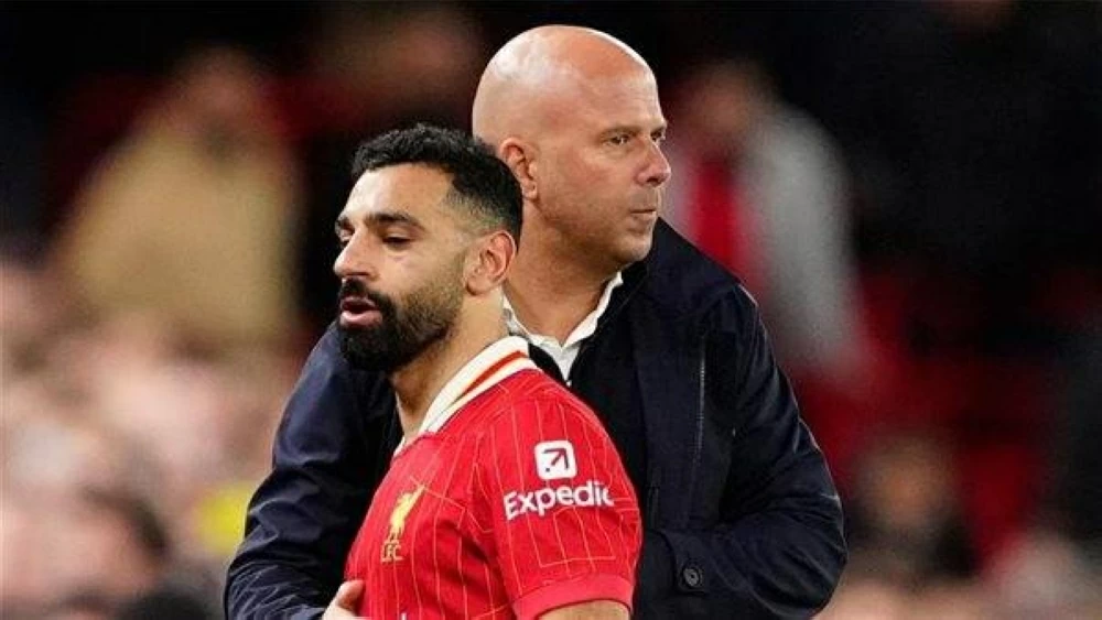 لقد فزنا بالدوري معًا.. أرني سلوت عن أزمته مع صلاح: أنا غير راض عن هذا الموقف